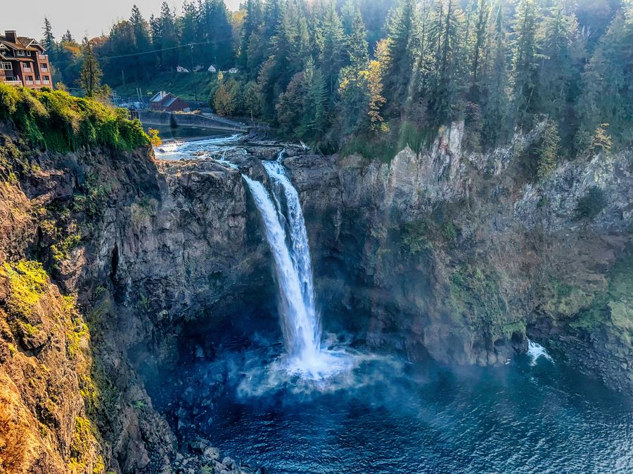 Twin Falls waterfall with the Salish Lodge above the cliff